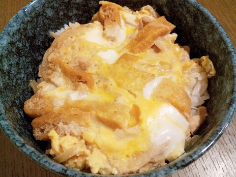 玉ねぎと刻み揚げの卵とじ豚丼